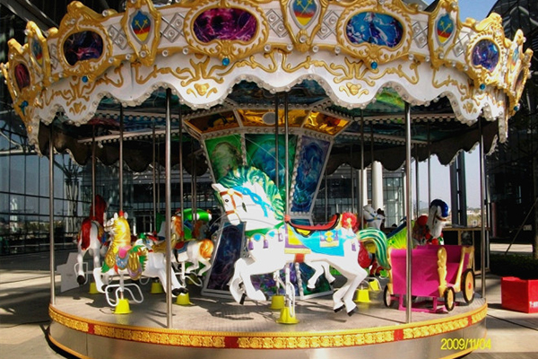 carousel ride in Dinis