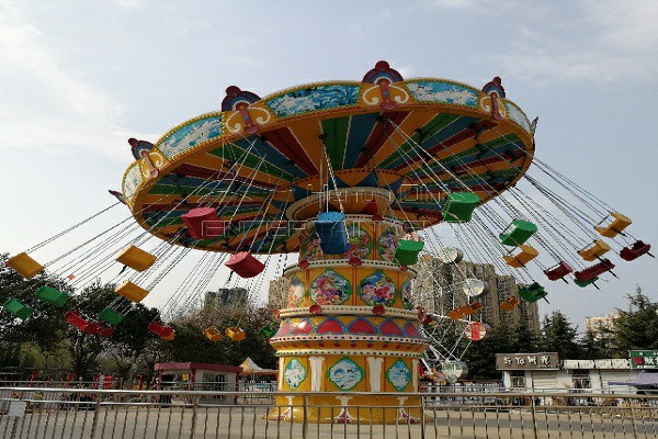 fairground swing ride in Dinis